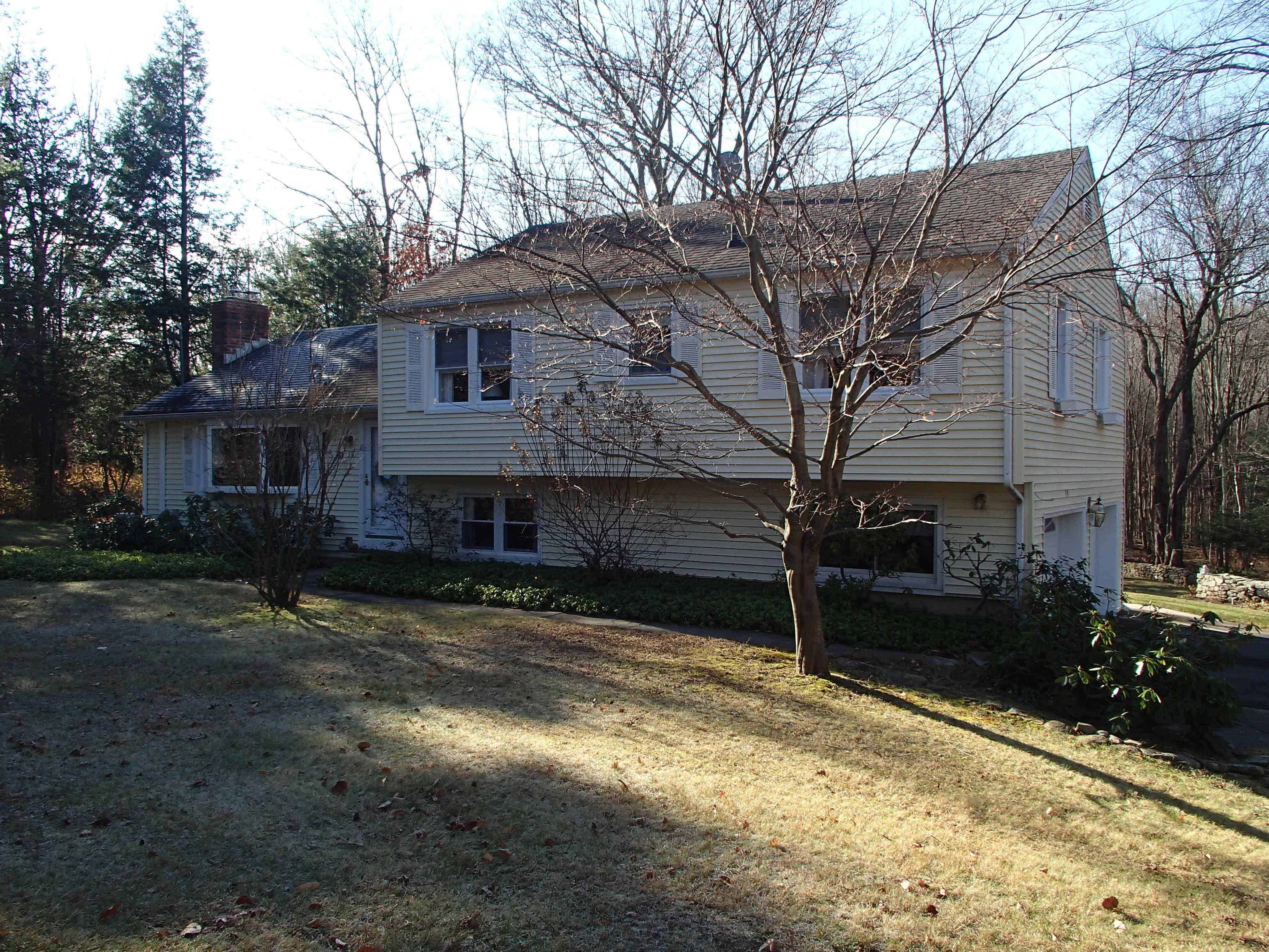 Building photograph for 19 MILLVOE DR